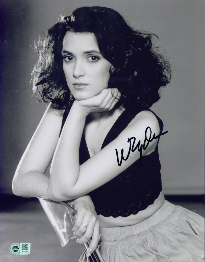 Winona Ryder Signed 11x14 Photo - SWAU Authenticated