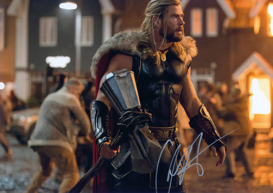 Chris Hemsworth Signed 16x20 Photo - SWAU Authenticated