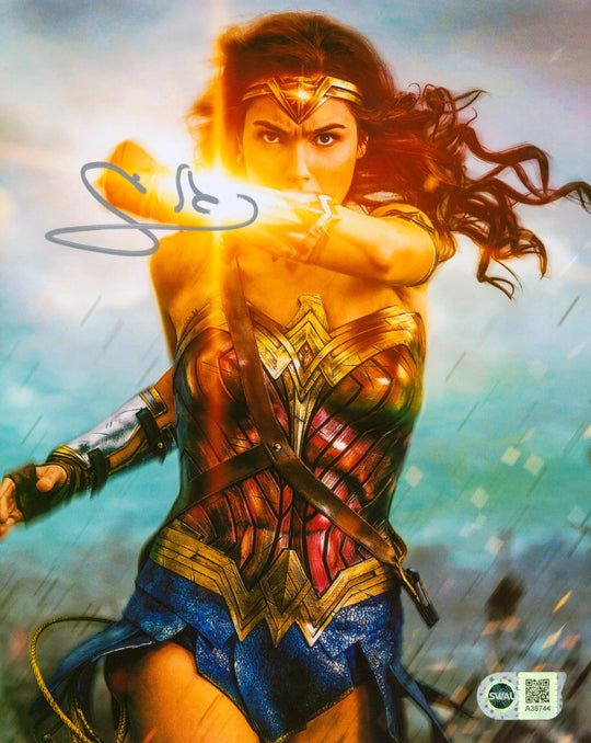 Gal Gadot Signed 8x10 Photo - SWAU Authenticated